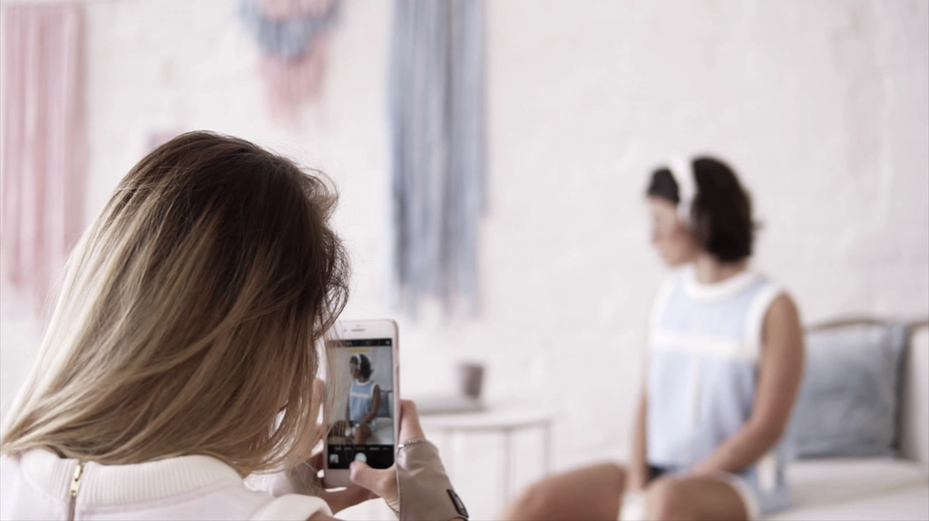 Polacy biorą kredyty na iPhone’y?! Szokujące dane o długach za smartfony